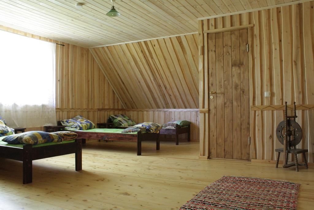 Jaama Puhkemaja Hotell Raigastvere Rum bild